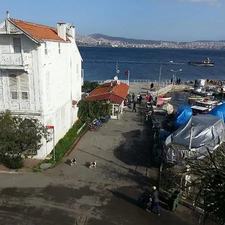 Ada Sahil * Πριγκηπονήσια